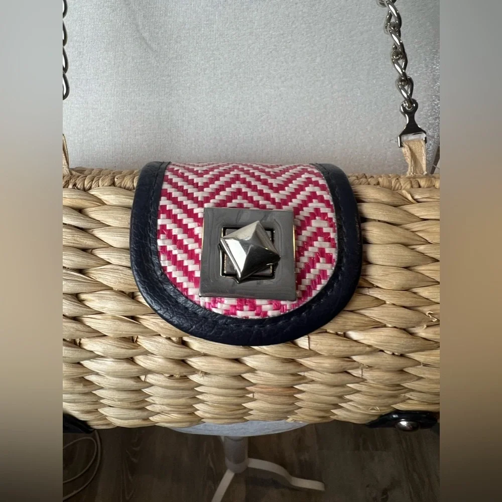 Straw studios weaved Ratan Shoulder Bag purse chain strap Pink , Tan , Navy NWT - Picture 3 of 10